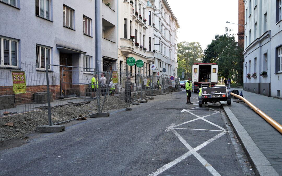 Celková oprava vozovky včetně sanace podkladu na ul. Husova