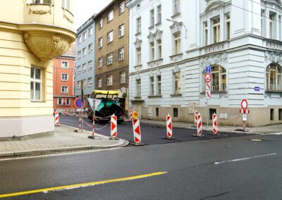 Opravy vozovky vč. sanace na ul. Na Hradbách 1. ETAPA (Sokolská třída – Havlíčkovo nábřeží)